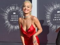 rita-ora-extremely-sexy-backless-red-satin-red-carpet-dress-at-vma-201-c234050be0d09bd006e374136f9bfcd2_750x500