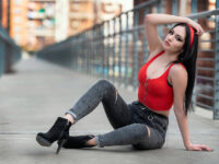 Bokeh_Sitting_Jeans_Décolletage_Hands_Beautiful_572705_1280x853